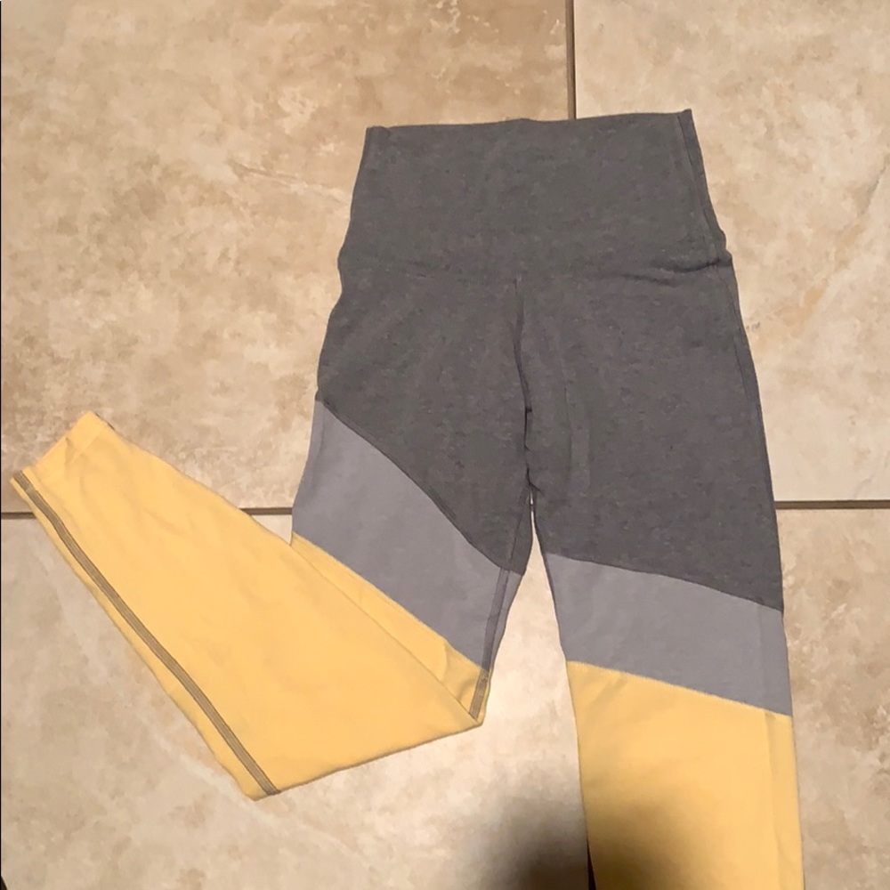 Women’s athletic leggings